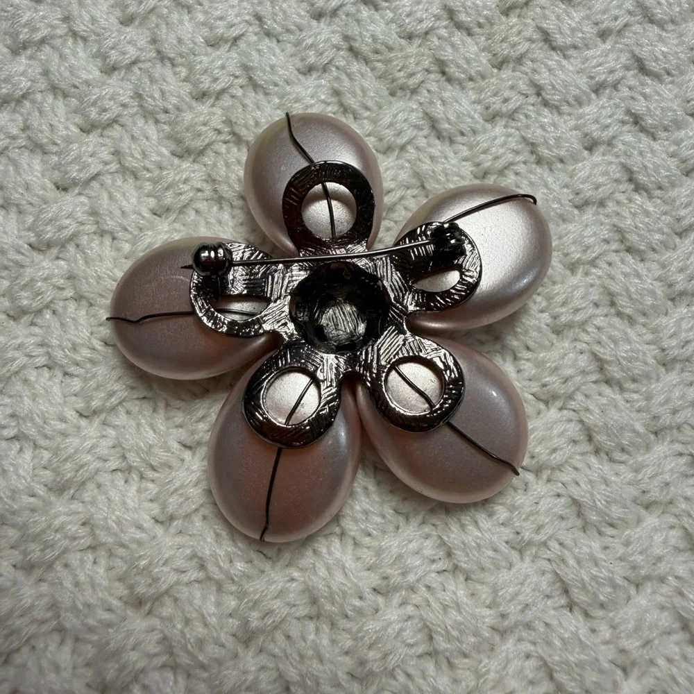 Large MIXTY FLOWER BROOCH